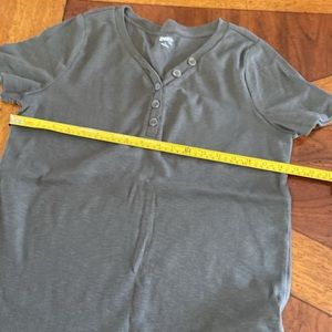 Duluth Trading v neck shirt never worn